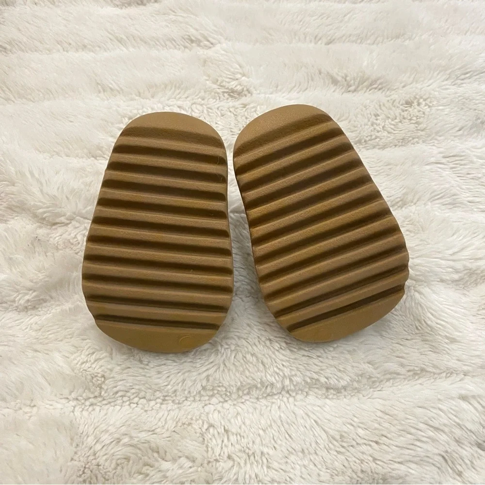 Yeezy Slide Ochre Infant Size 3